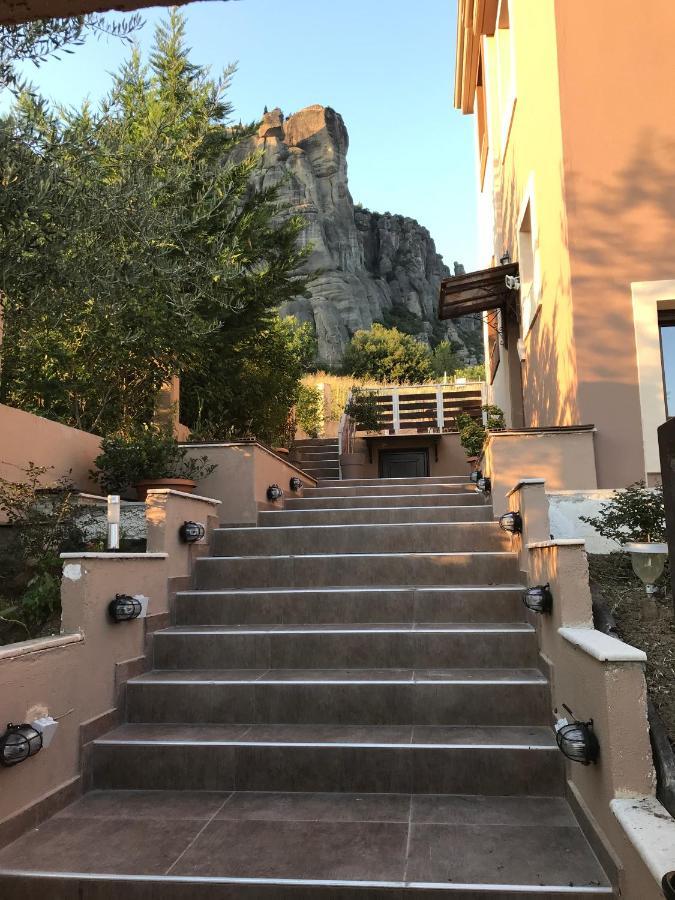 Under Meteora